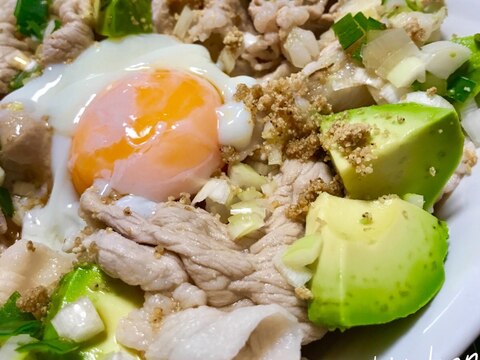 豚薄切り肉のアボカド丼 テリヤキだれ